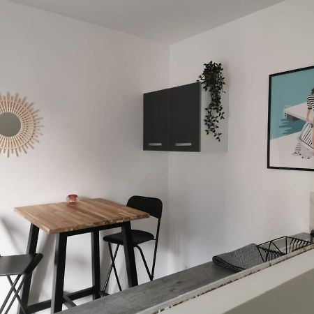 Ferienwohnung Studio Cosy Et Renove A 2 Pas Gare Reims Centre - Rue Exterior foto