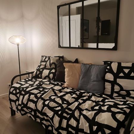 Ferienwohnung Studio Cosy Et Renove A 2 Pas Gare Reims Centre - Rue Exterior foto
