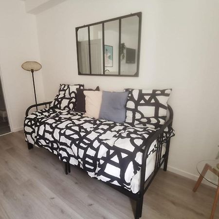Ferienwohnung Studio Cosy Et Renove A 2 Pas Gare Reims Centre - Rue Exterior foto