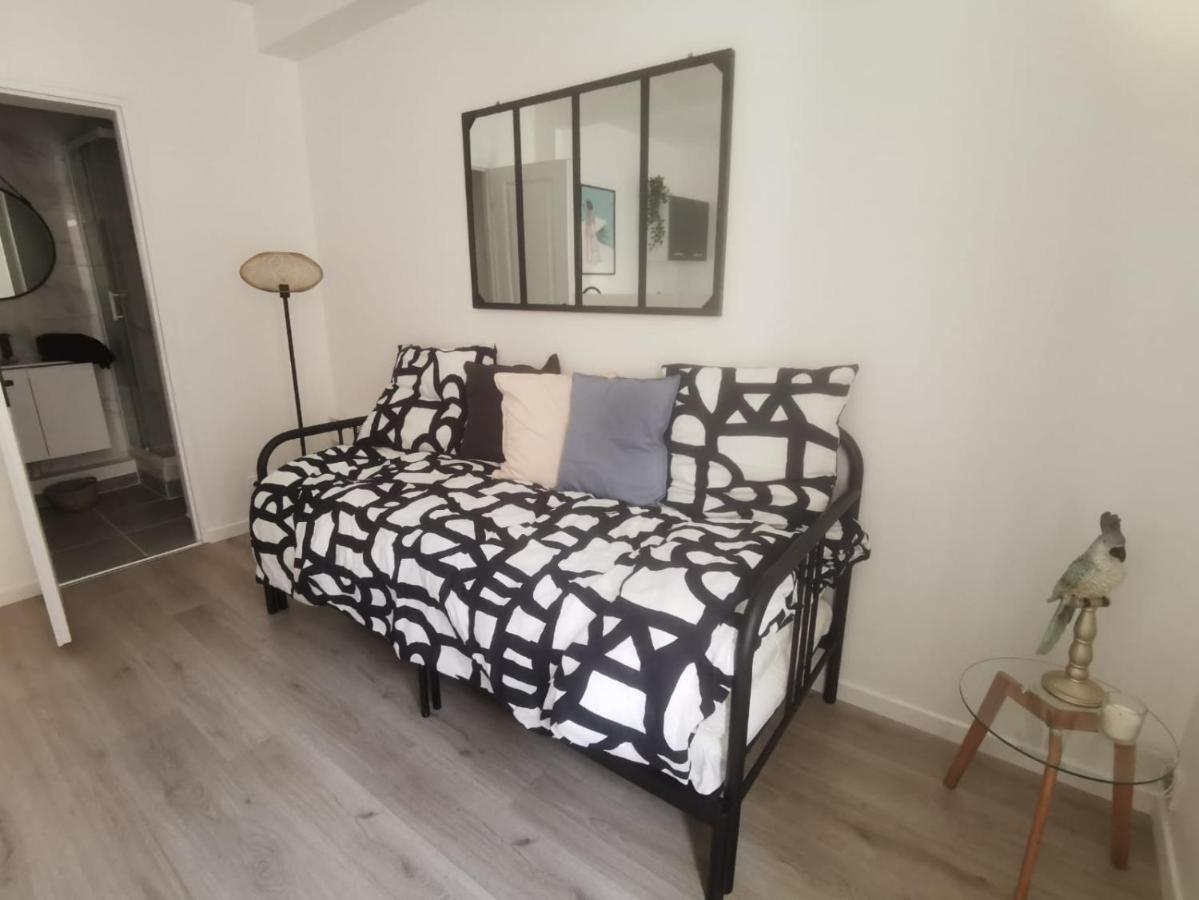Ferienwohnung Studio Cosy Et Renove A 2 Pas Gare Reims Centre - Rue Exterior foto